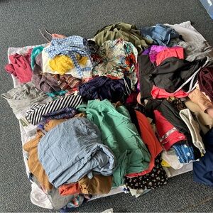 Woman’s Mystery bundle of 20-25 items, 5lb weight based, great reseller lot